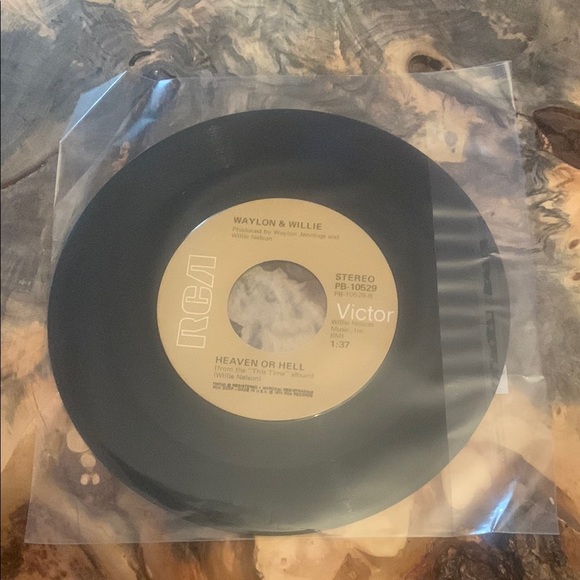 💥3/$20 Vintage Waylon & Willie Vinyl Record 45 RPM - Picture 3 of 4